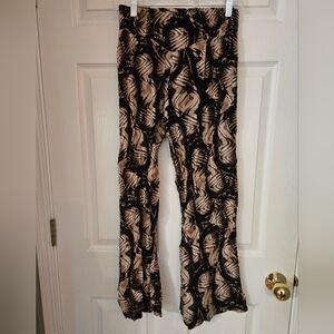 NY Invasion Patterned Pants.